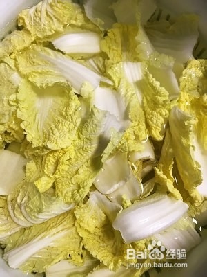 简单好吃的娃娃菜炖冻豆腐的做法