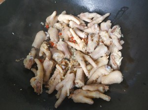 沙姜鸡脚的做法
