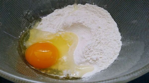 黑黑鸡蛋酥糖蘸