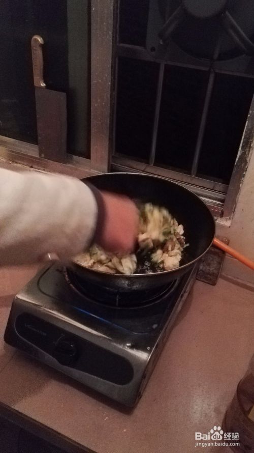 怎样制作白菜豆腐炒肉？