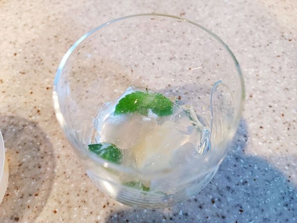 青柠白桃气泡酒