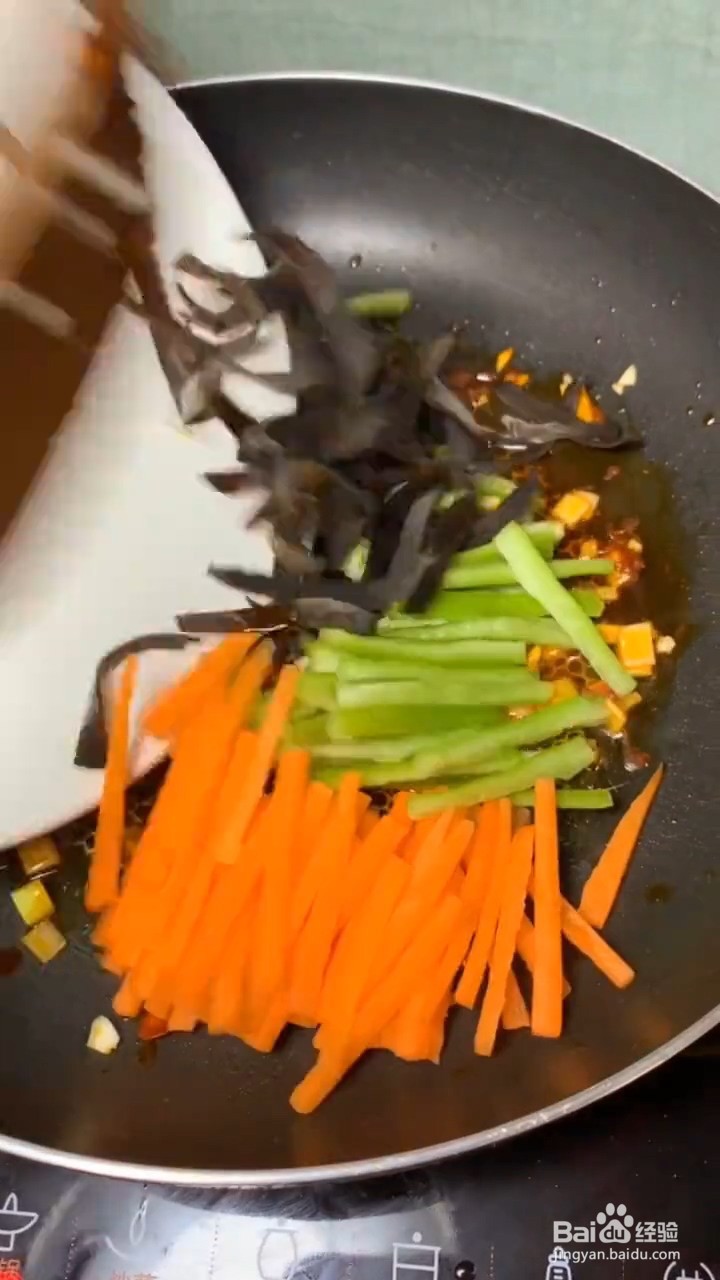 如何制作肉丝炒青椒