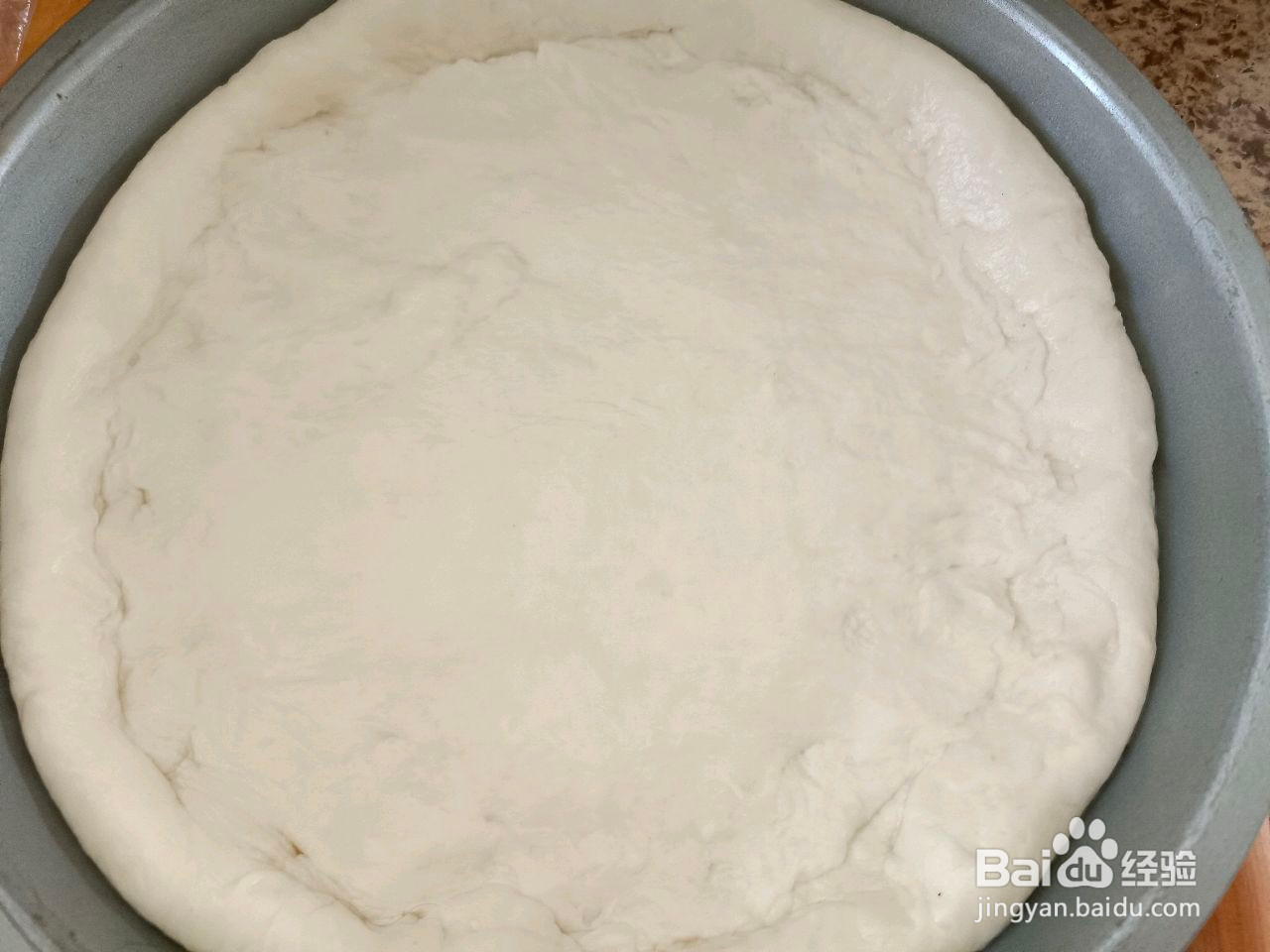 香肠卷边披萨的做法