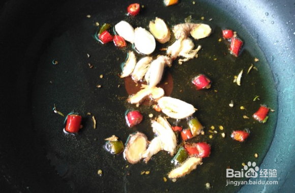 怎么做青椒炒兔肉