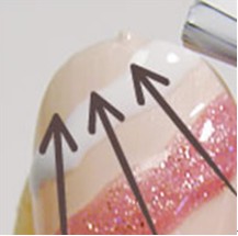 彩绘美甲如此制造，粉嫩您的指甲