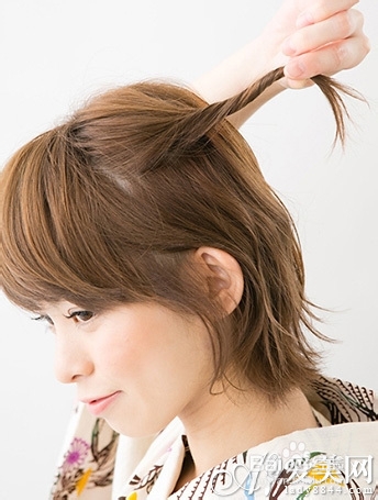 短发的的斜刘海怎么弄好看