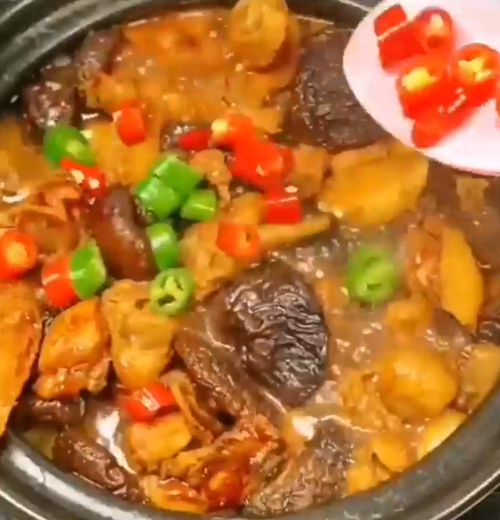 如何制作香菇焖鸡煲