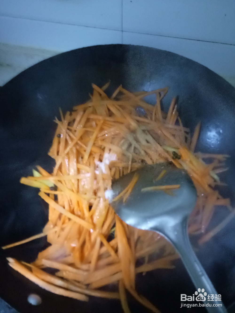 蒜苗炒胡萝卜丝