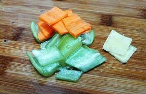 如何做火龙果炒虾仁