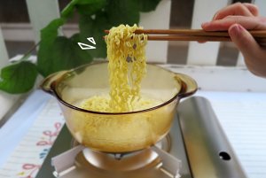 5分钟快手营养蔬菜面怎么做?