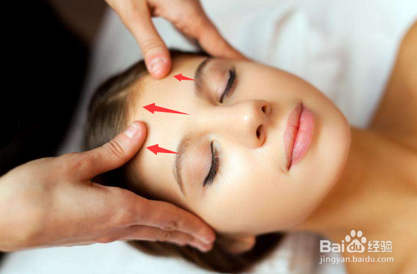 足疗店头部按摩的方法