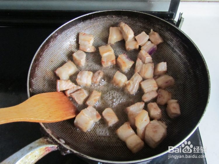 菱角烧肉的做法