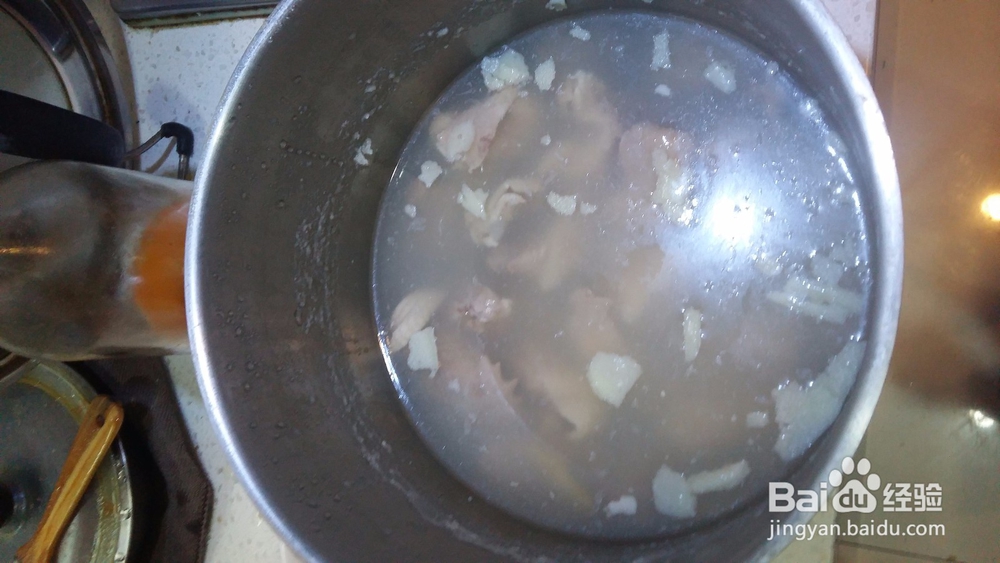 清淡味的鸡汤煮白菜豆泡