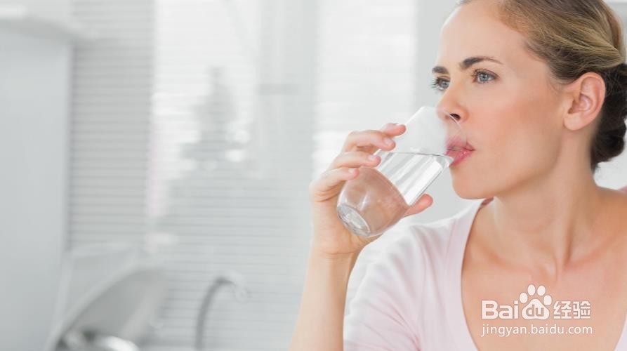 为什么早起后要喝杯水？