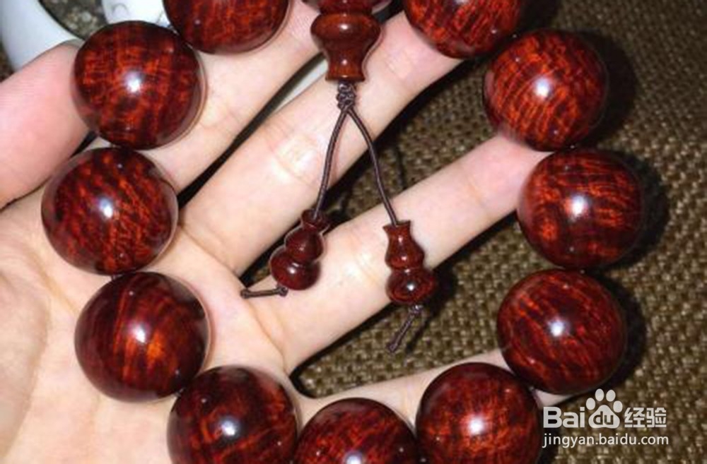 怎么鉴别小叶紫檀手串的最不容易上当方法