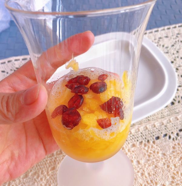 蔓越莓菠萝气泡饮