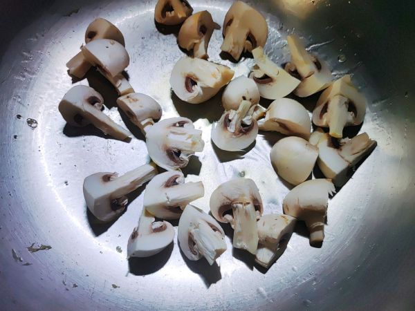 菊花脑蘑菇鸡蛋汤