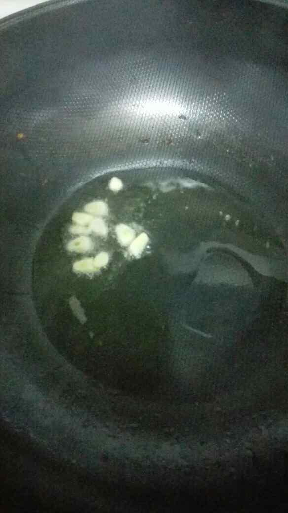 火腿肠炒西葫芦的做法，美味到爆炸，应该学会