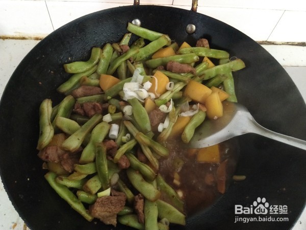 如何制作土豆炖芸豆