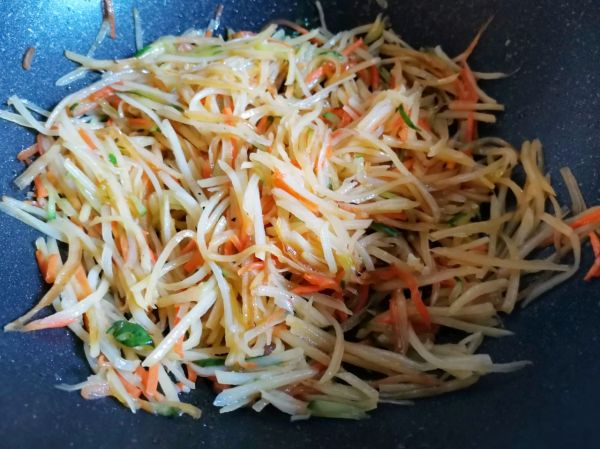 饺子皮土豆丝饼