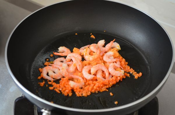 北极虾麦仁饭团