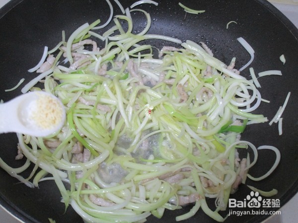 教你做韭菜芽炒肉丝