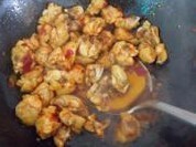 蒜薹炒鸡肉的做法