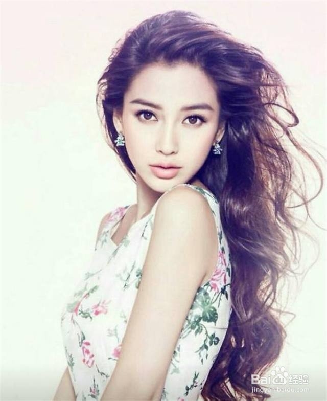 看你的脸型适合什么样的发型