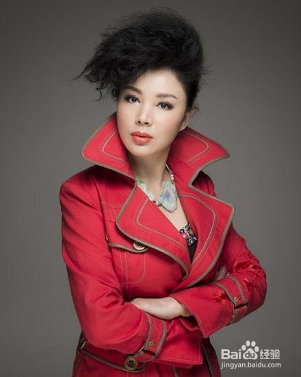 90年代红遍大江南北，两次遇到渣男，51岁仍单身