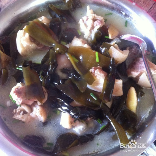 如何在家中制作海带炖猪蹄