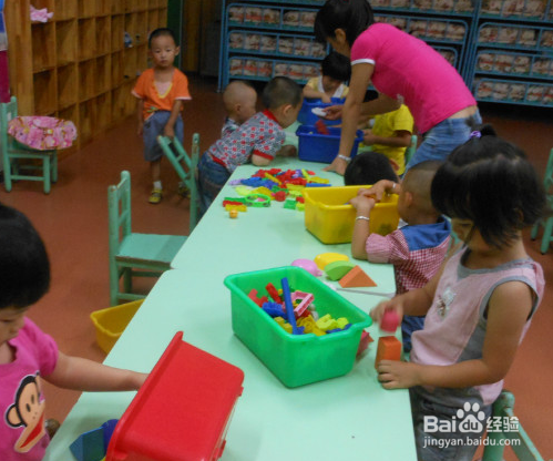 如何让孩子自己收拾玩具?