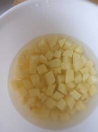 如何做好吃的酸汤土豆捞面