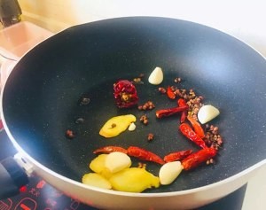 健康养生佳品芋头烧鸡的做法