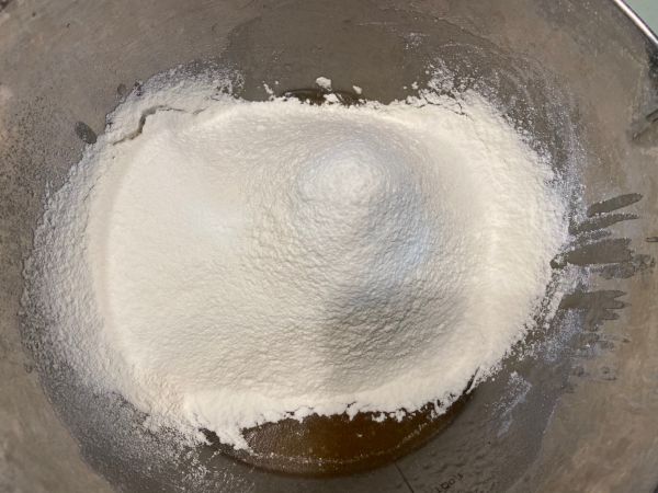 广式豆沙蛋黄月饼