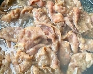 秘制洋葱炒肥牛卷！拌饭巨香