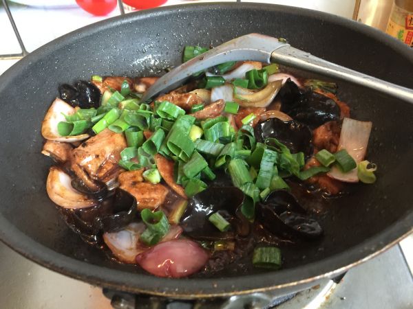 酱爆猪肝盖浇饭