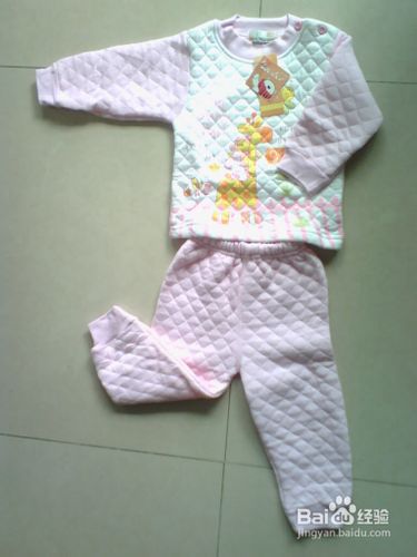 宝宝冬天穿什么睡觉比较好