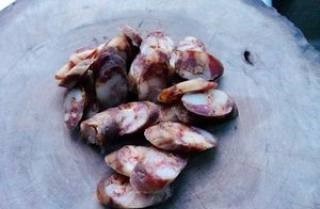 腊肠炒手撕包包菜