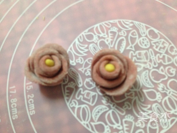 “中国红”蒸面包