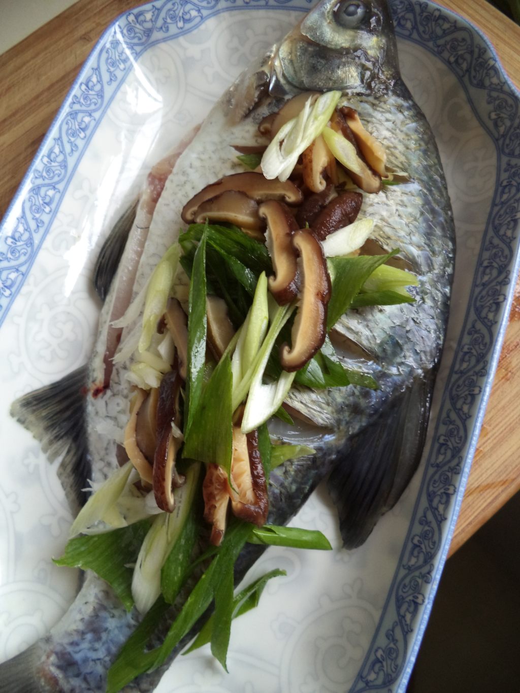 清蒸鳊鱼怎么做好吃，看这个就能学会