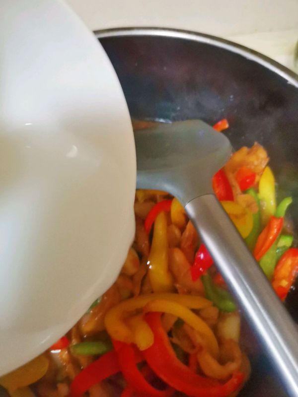 彩椒爆炒猪肚丝