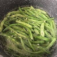 卤鸭炒扁豆怎么做