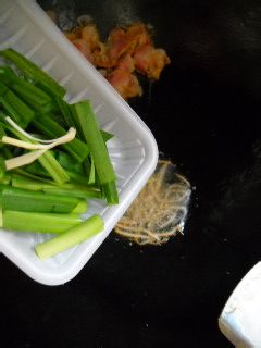 蒜苗腊肉百叶丝