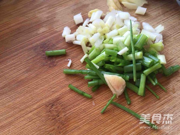 凉拌厥根粉的做法