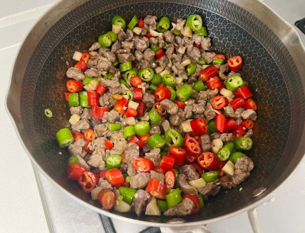 黑胡椒双椒牛排粒