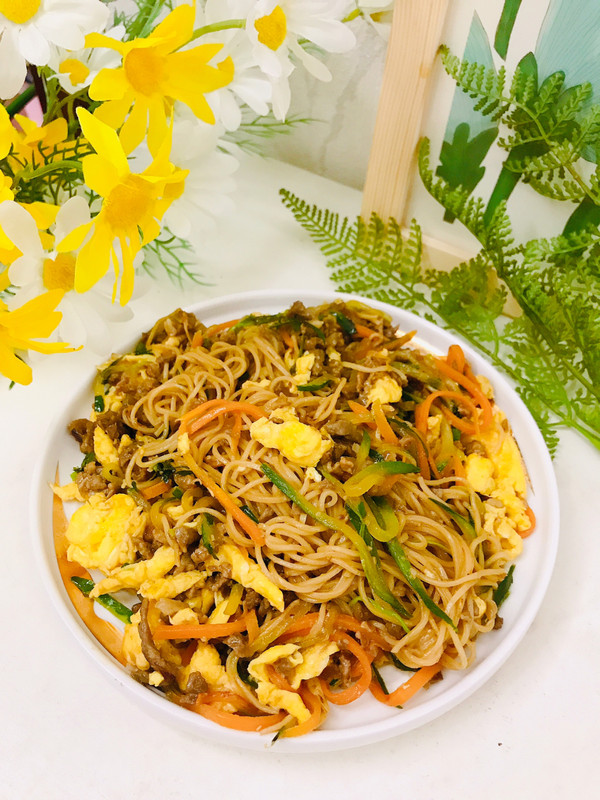 肉臊子鸡蛋炒面