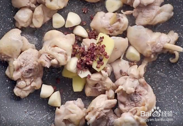 好吃不腻的香嫩鸡腿煲