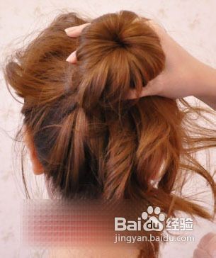 详细发型图片教你扎韩式丸子头