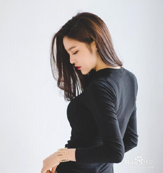 室内拍摄人像穿黑色合适吗