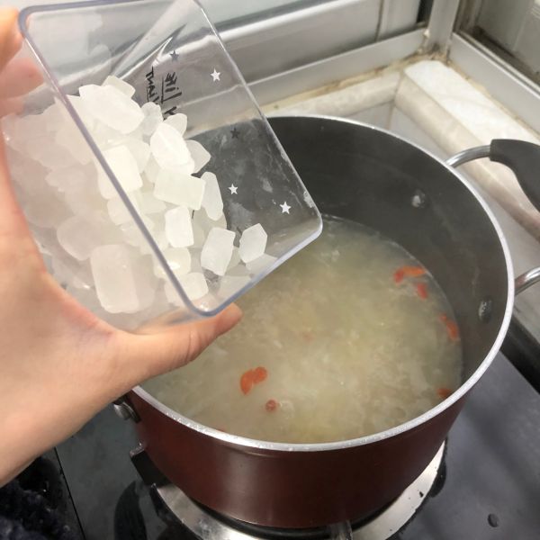 百合莲子银耳羹